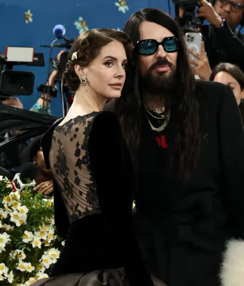 17 лучших образов Met Gala: беременная Рианна, Деми Мур в платье-"галстуке" и Джиджи Хадид в стиле 1930-х 17 лучших образов Met Gala: беременная Рианна, Деми Мур в платье-"галстуке" и Джиджи Хадид в стиле 1930-х