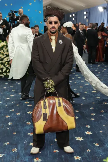 17 лучших образов Met Gala: беременная Рианна, Деми Мур в платье-"галстуке" и Джиджи Хадид в стиле 1930-х 17 лучших образов Met Gala: беременная Рианна, Деми Мур в платье-"галстуке" и Джиджи Хадид в стиле 1930-х