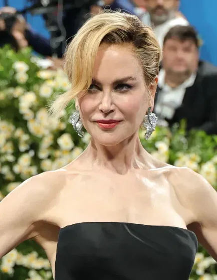 17 лучших образов Met Gala: беременная Рианна, Деми Мур в платье-"галстуке" и Джиджи Хадид в стиле 1930-х 17 лучших образов Met Gala: беременная Рианна, Деми Мур в платье-"галстуке" и Джиджи Хадид в стиле 1930-х