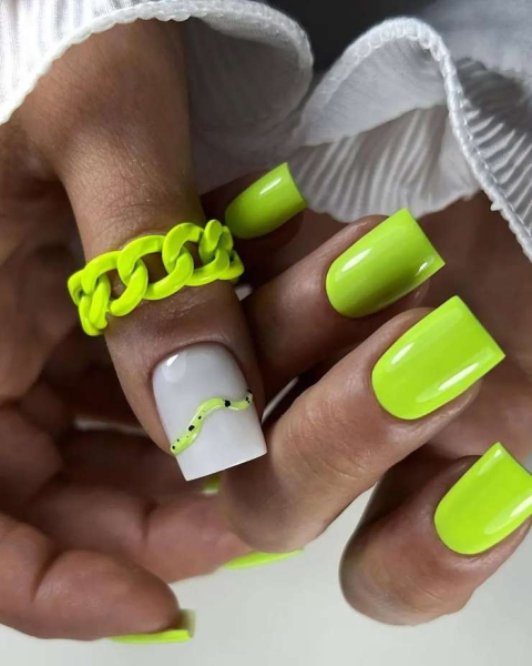 В оттенках нежной зелени: топ−5 свежих идей маникюра для лета В оттенках нежной зелени: топ−5 свежих идей маникюра для лета