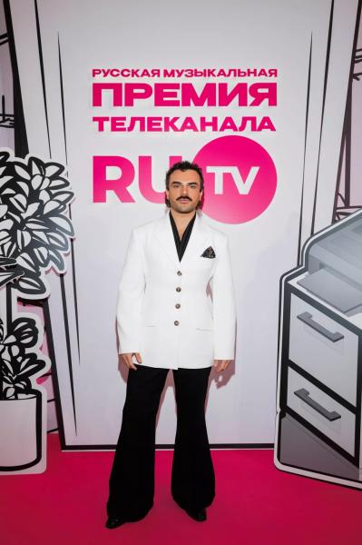 Дима Билан, Алсу, Валя Карнавал: все гости и лауреаты Премии телеканала RU.TV
Дима Билан, Алсу, Валя Карнавал: все гости и лауреаты Премии телеканала RU.TV