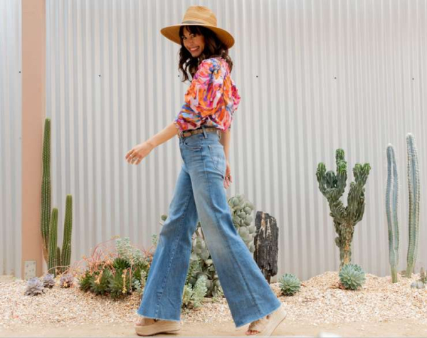 В пир и в мир: как создать модный образ с джинсами этим летом В пир и в мир: как создать модный образ с джинсами этим летом