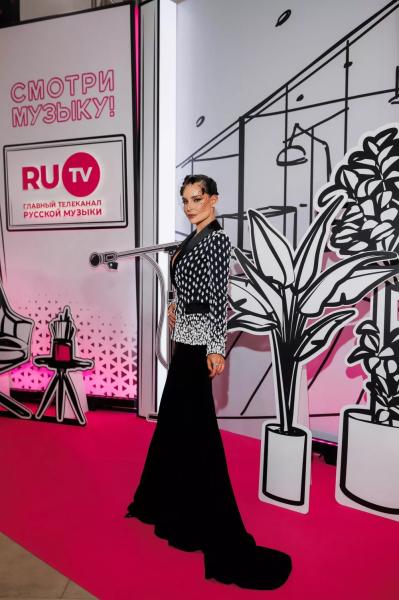 Дима Билан, Алсу, Валя Карнавал: все гости и лауреаты Премии телеканала RU.TV
Дима Билан, Алсу, Валя Карнавал: все гости и лауреаты Премии телеканала RU.TV