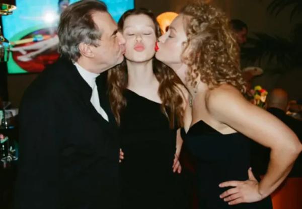 Алексей Учитель среди гостей: Юлия Пересильд показала фото с 16-летия её дочери Анны Пересильд