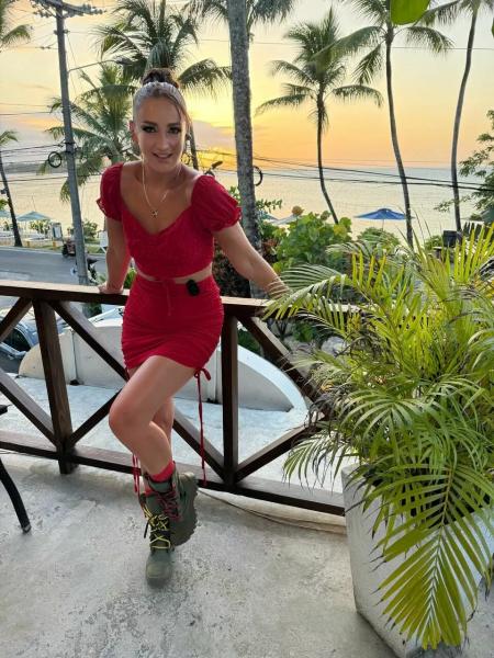 
                Ольга Бузова поделилась горячими фото из Доминиканы            