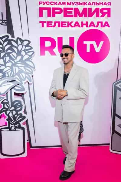 Дима Билан, Алсу, Валя Карнавал: все гости и лауреаты Премии телеканала RU.TV
Дима Билан, Алсу, Валя Карнавал: все гости и лауреаты Премии телеканала RU.TV