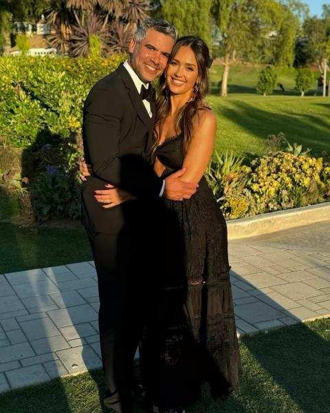 Раскрыт романтический статус Джессики Альбы после развода с мужем
Раскрыт романтический статус Джессики Альбы после развода с мужем