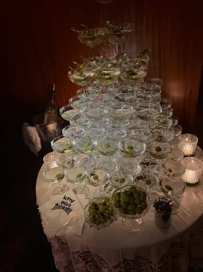 Кайли Дженнер показала новые фото с вечеринки по случаю коллаборации своего бренда и Dilara Findikoglu Кайли Дженнер показала новые фото с вечеринки по случаю коллаборации своего бренда и Dilara Findikoglu