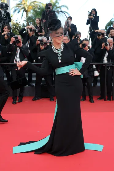 Канны-2025: Вера Брежнева, Кара Делевинь, Хелен Миррен, Айшвария Рай на премьере фильма "Пришествие будущего" Канны-2025: Вера Брежнева, Кара Делевинь, Хелен Миррен, Айшвария Рай на премьере фильма "Пришествие будущего"