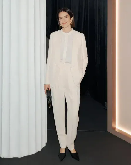 Надежда Михалкова с племянником, Оксана Лаврентьева, Виктория и Дана Манасир на концерте Теодора Курентзиса Надежда Михалкова с племянником, Оксана Лаврентьева, Виктория и Дана Манасир на концерте Теодора Курентзиса