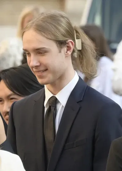 Наталья Водянова впервые за долгое время вышла в свет с повзрослевшим сыном Виктором Наталья Водянова впервые за долгое время вышла в свет с повзрослевшим сыном Виктором