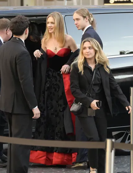 Наталья Водянова впервые за долгое время вышла в свет с повзрослевшим сыном Виктором Наталья Водянова впервые за долгое время вышла в свет с повзрослевшим сыном Виктором