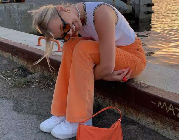 Джинсы mom fit опять актуальны: как их носить этим летом &mdash; 5 советов стилиста