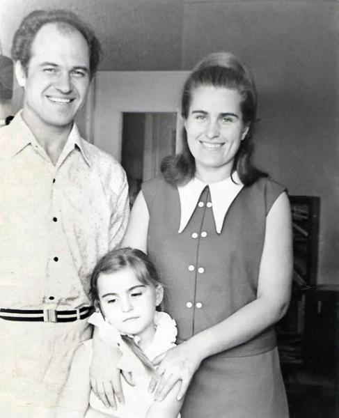 Влюбляться было некогда: как композитор Евгений Дога познакомился с женой, с которой прожил более 60 лет