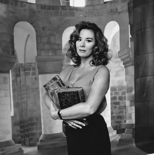 Принцессы за кадром: как выглядели актрисы, которые озвучивали Белль, Русалочку и Золушку