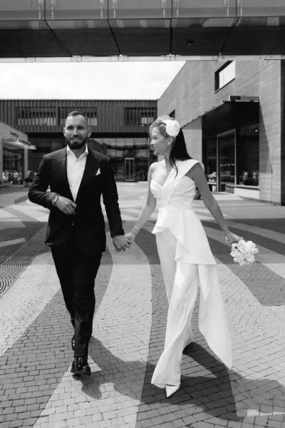 Трижды невеста! Сравниваем свадебные образы Ксении Бородиной — как менялась звезда от загса к загсу Трижды невеста! Сравниваем свадебные образы Ксении Бородиной — как менялась звезда от загса к загсу