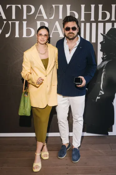 Агата Муцениеце вышла в свет с округлившимся животом на фоне слухов о беременности Агата Муцениеце вышла в свет с округлившимся животом на фоне слухов о беременности