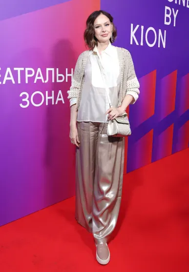 Анастасия Решетова, Ирина Безрукова и Лукерья Ильяшенко посетили премьеру сериала "Театральная зона" Анастасия Решетова, Ирина Безрукова и Лукерья Ильяшенко посетили премьеру сериала "Театральная зона"