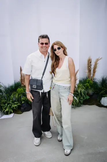 Анна Михалкова с дочерью, Виктория Исакова, Сергей Капков, Аглая Тарасова и Юрий Колокольников на фестивале "Это лето" Анна Михалкова с дочерью, Виктория Исакова, Сергей Капков, Аглая Тарасова и Юрий Колокольников на фестивале "Это лето"