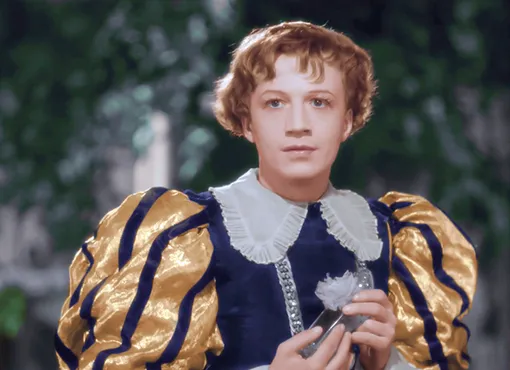 Арест брата, смерть сына: трудная судьба главного принца советского кино — Алексея Консовского из «Золушки» Арест брата, смерть сына: трудная судьба главного принца советского кино — Алексея Консовского из «Золушки»