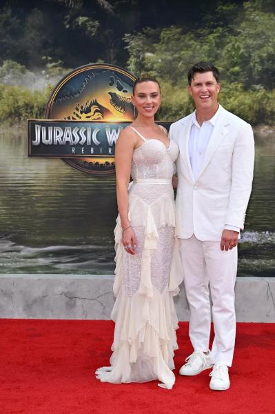 Скарлетт Йоханссон опять поцеловала коллегу на глазах у мужа
Скарлетт Йоханссон опять поцеловала коллегу на глазах у мужа