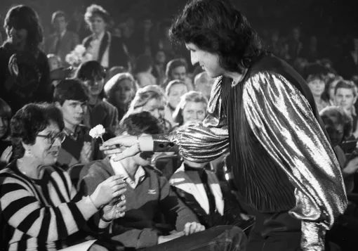 Ранняя слава, внебрачный сын и страшная болезнь: какой была жизнь самого «русского» итальянца Тото Кутуньо Ранняя слава, внебрачный сын и страшная болезнь: какой была жизнь самого «русского» итальянца Тото Кутуньо