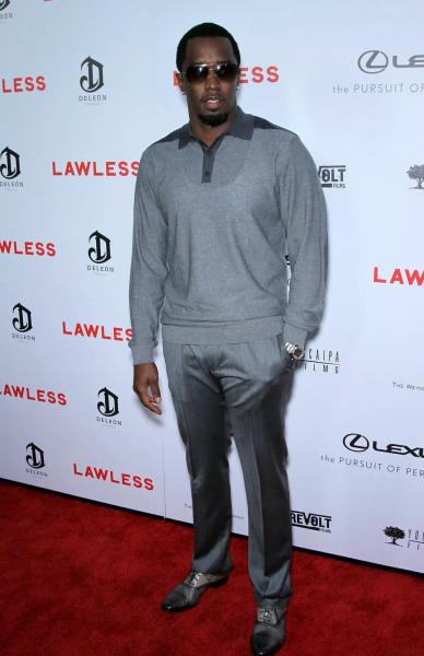 "Подвесил на балконе": еще одна жертва дала показания по делу Пи Дидди
"Подвесил на балконе": еще одна жертва дала показания по делу Пи Дидди