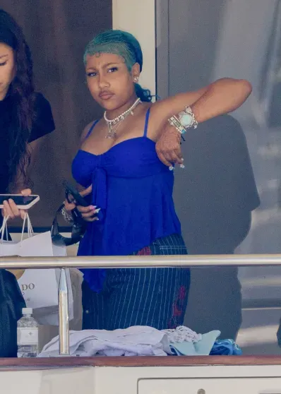 Дочь Канье Уэста и Ким Кардашьян отметила 12-летие вечеринкой на яхте с друзьями и матерью