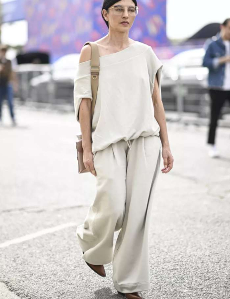 Шик, блеск, красота: тренд сезона — атласные палаццо, как вписать в гардероб Шик, блеск, красота: тренд сезона — атласные палаццо, как вписать в гардероб