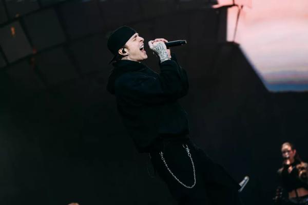 Zivert, Гуф и еще 140 тысяч человек на концерте Басты в Лужниках
Zivert, Гуф и еще 140 тысяч человек на концерте Басты в Лужниках