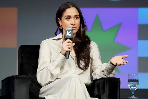 Упс, неловко вышло! Как Брук Шилдс однажды высмеяла Меган Маркл Упс, неловко вышло! Как Брук Шилдс однажды высмеяла Меган Маркл