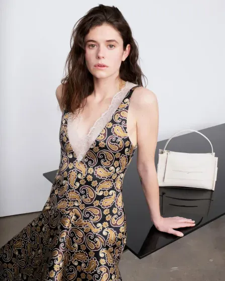 Юра Борисов сыграет главную роль в голливудской драме про любовь в 90-е в России Юра Борисов сыграет главную роль в голливудской драме про любовь в 90-е в России