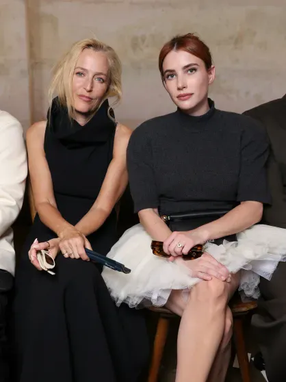 Наталья Водянова, Джиллиан Андерсон, Тина Кунаки и Летиция Каста на показе Jacquemus на Неделе моды в Париже Наталья Водянова, Джиллиан Андерсон, Тина Кунаки и Летиция Каста на показе Jacquemus на Неделе моды в Париже