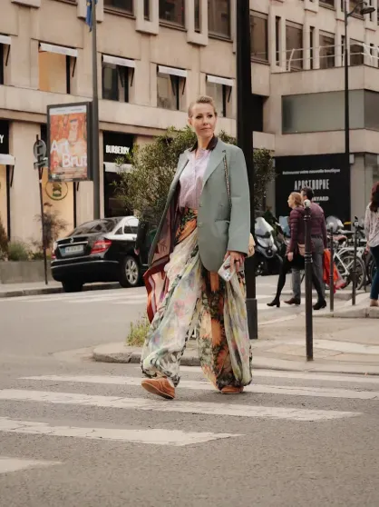 "Так я смотрю только на мужа, Познера и на бутик Prada". Ксения Собчак встретилась с Владимиром Познером в Париже "Так я смотрю только на мужа, Познера и на бутик Prada". Ксения Собчак встретилась с Владимиром Познером в Париже