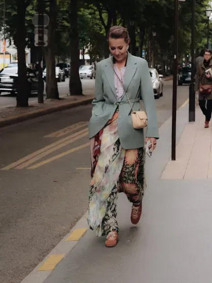 "Так я смотрю только на мужа, Познера и на бутик Prada". Ксения Собчак встретилась с Владимиром Познером в Париже "Так я смотрю только на мужа, Познера и на бутик Prada". Ксения Собчак встретилась с Владимиром Познером в Париже