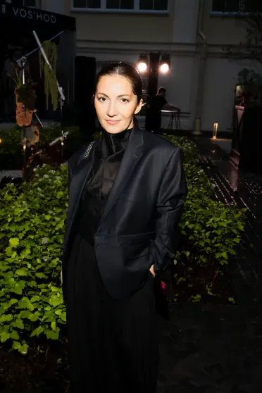 Танцы под дождём и питерская атмосфера: как Дима Билан, Анна Седокова, Аврора Киба и "вся Москва" гуляли на вечеринке в рамках ПМЭФ-2025 Танцы под дождём и питерская атмосфера: как Дима Билан, Анна Седокова, Аврора Киба и "вся Москва" гуляли на вечеринке в рамках ПМЭФ-2025