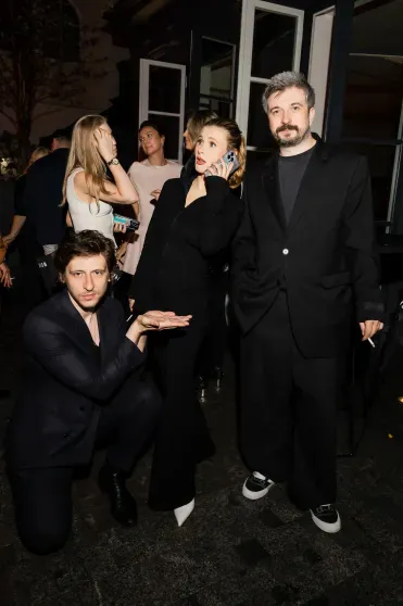 Танцы под дождём и питерская атмосфера: как Дима Билан, Анна Седокова, Аврора Киба и "вся Москва" гуляли на вечеринке в рамках ПМЭФ-2025 Танцы под дождём и питерская атмосфера: как Дима Билан, Анна Седокова, Аврора Киба и "вся Москва" гуляли на вечеринке в рамках ПМЭФ-2025