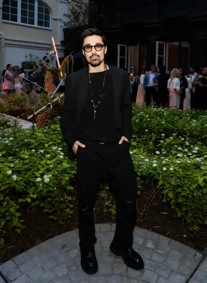 Танцы под дождём и питерская атмосфера: как Дима Билан, Анна Седокова, Аврора Киба и "вся Москва" гуляли на вечеринке в рамках ПМЭФ-2025 Танцы под дождём и питерская атмосфера: как Дима Билан, Анна Седокова, Аврора Киба и "вся Москва" гуляли на вечеринке в рамках ПМЭФ-2025