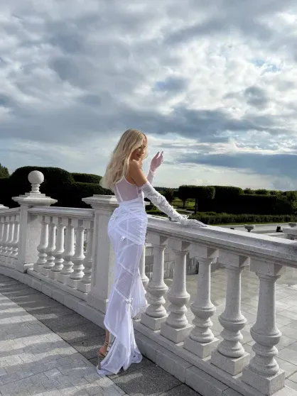 Три платья невесты, Владимир Пресняков на сцене и локация в стиле Версаля: как Виктория Лопырёва, Елена Перминова и Ида Галич гуляли на свадьбе Ксении Бородиной Три платья невесты, Владимир Пресняков на сцене и локация в стиле Версаля: как Виктория Лопырёва, Елена Перминова и Ида Галич гуляли на свадьбе Ксении Бородиной