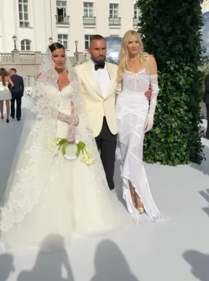 Три платья невесты, Владимир Пресняков на сцене и локация в стиле Версаля: как Виктория Лопырёва, Елена Перминова и Ида Галич гуляли на свадьбе Ксении Бородиной Три платья невесты, Владимир Пресняков на сцене и локация в стиле Версаля: как Виктория Лопырёва, Елена Перминова и Ида Галич гуляли на свадьбе Ксении Бородиной