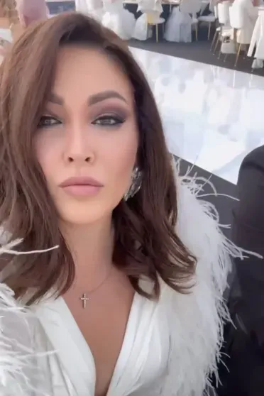 Три платья невесты, Владимир Пресняков на сцене и локация в стиле Версаля: как Виктория Лопырёва, Елена Перминова и Ида Галич гуляли на свадьбе Ксении Бородиной Три платья невесты, Владимир Пресняков на сцене и локация в стиле Версаля: как Виктория Лопырёва, Елена Перминова и Ида Галич гуляли на свадьбе Ксении Бородиной