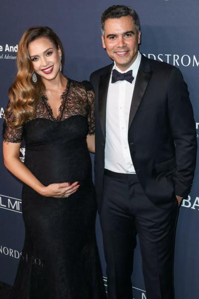 Свидания на всю ночь: что известно о романе Джессики Альбы и Дэнни Рамиреса
Свидания на всю ночь: что известно о романе Джессики Альбы и Дэнни Рамиреса