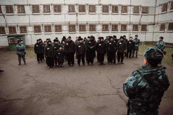 Олег Верещагин о роли заключенного в сериале «Театральная зона», материнстве Федункив и романах в «Звездах в Африке» Олег Верещагин о роли заключенного в сериале «Театральная зона», материнстве Федункив и романах в «Звездах в Африке»