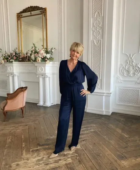 "20-летние натуральны, а ты — нет". Юлия Меньшова о "молодящихся" женщинах и Лорен Санчес, вкусах на мужчин и нелюбви к люксу "20-летние натуральны, а ты — нет". Юлия Меньшова о "молодящихся" женщинах и Лорен Санчес, вкусах на мужчин и нелюбви к люксу