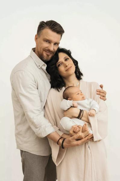 Женя Любич: "Мы долго не говорили о том, что у нас ожидается прибавление в семье"
Женя Любич: "Мы долго не говорили о том, что у нас ожидается прибавление в семье"