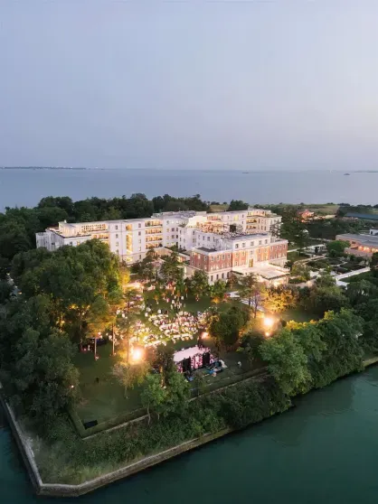 46 килограммов икры, 170 гостей и свадебный агент Джеффа Безоса: сестра Ирины Зарьковой вышла замуж за швейцарского бизнесмена в Венеции