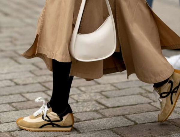 Какие кроссовки носить осенью: гид по трендам от стилиста, чтобы купить уже сейчас Какие кроссовки носить осенью: гид по трендам от стилиста, чтобы купить уже сейчас