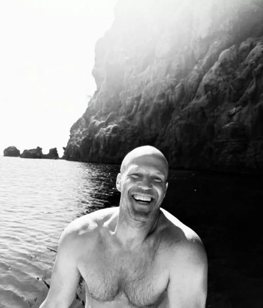 Рози Хантингтон-Уайтли поделилась редкими семейными снимками из отпуска в Италии
Рози Хантингтон-Уайтли поделилась редкими семейными снимками из отпуска в Италии