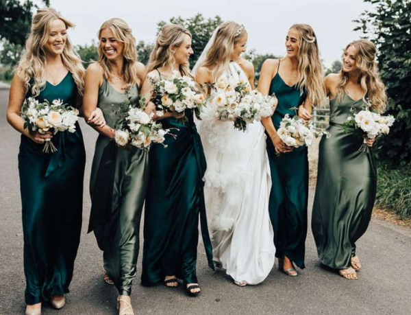 Платье подружки невесты: модные образы, чтобы выделиться среди гостей Платье подружки невесты: модные образы, чтобы выделиться среди гостей
