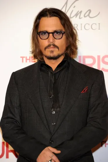 Анджелина Джоли и Джонни Депп тайно встречаются Анджелина Джоли и Джонни Депп тайно встречаются